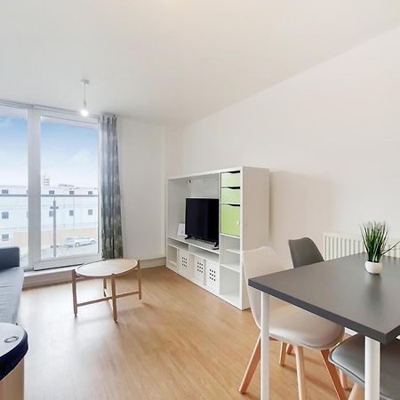 Free Parking - Two Bed Apartment By London Docklands Extérieur photo